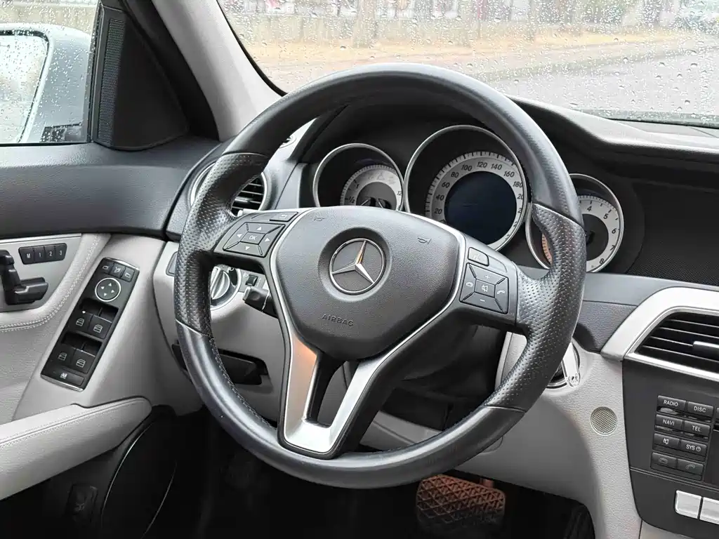 Mercedes-Benz C-Class 2015 — фото 16
