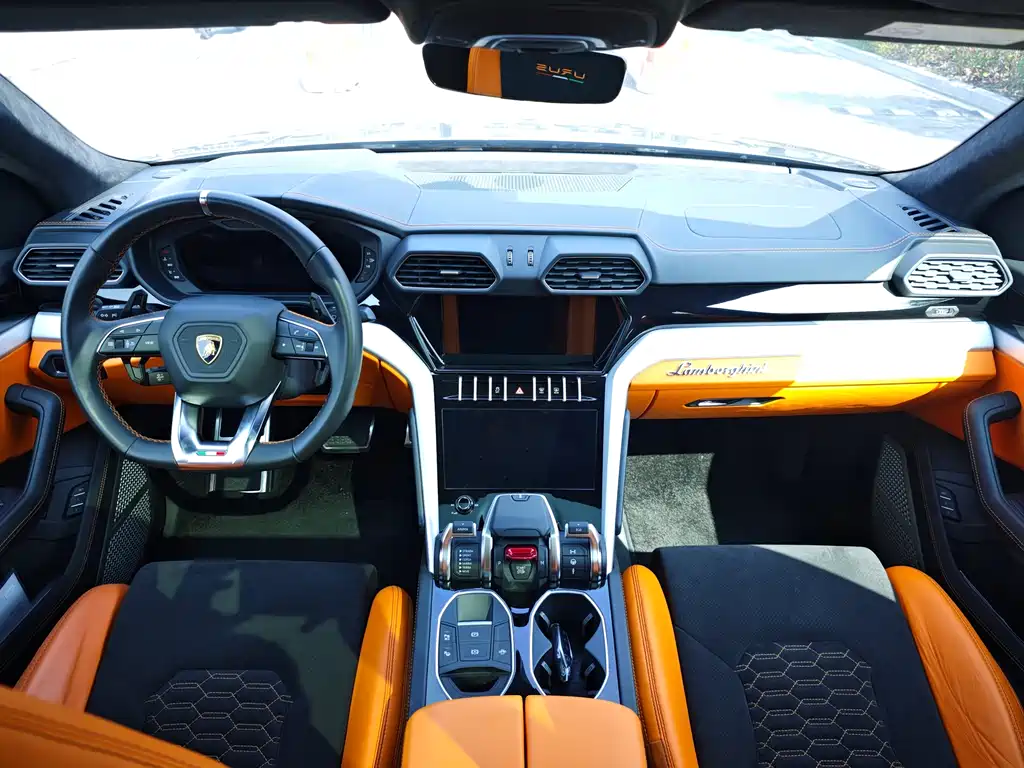 Lamborghini Urus 2022 — фото 13