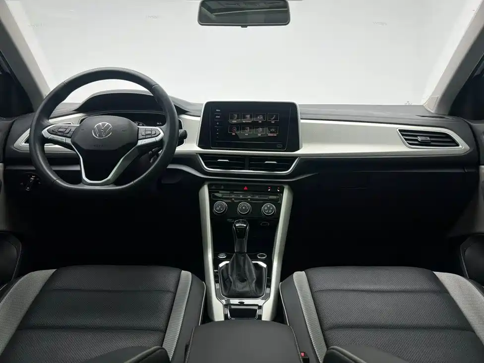 Volkswagen T-Roc 2023 — фото 18