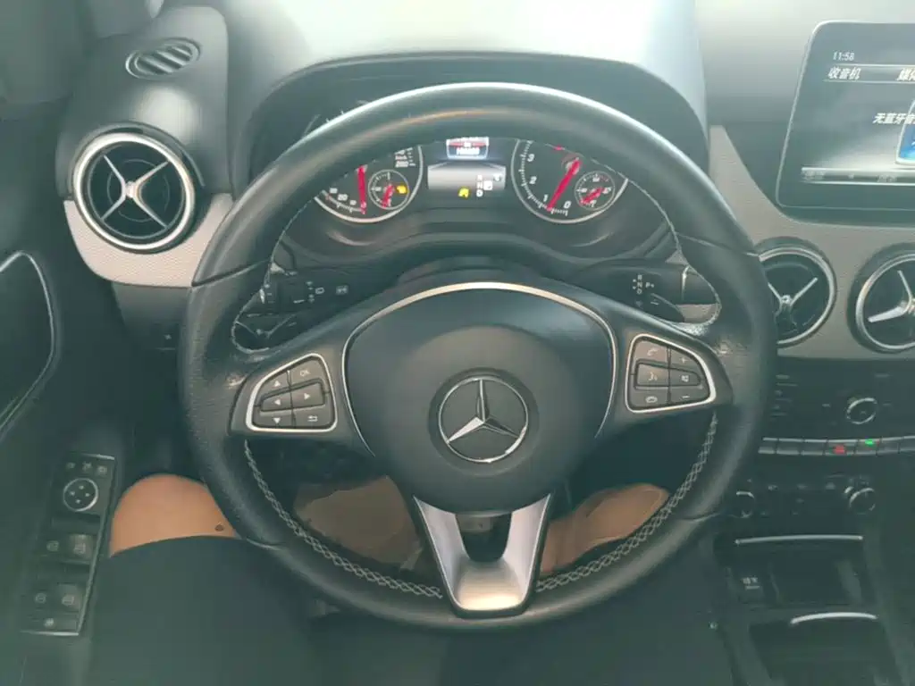 Mercedes-Benz B-Class 2019 — фото 11