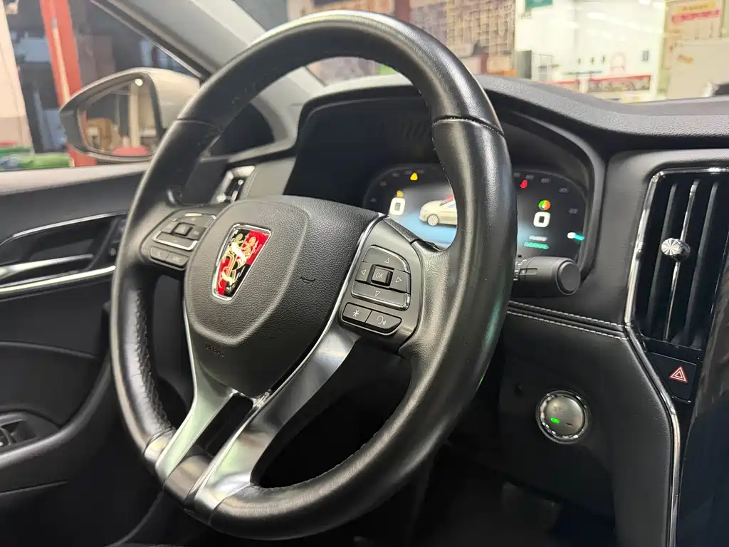 Roewe i6 New Energy 2018 — фото 18