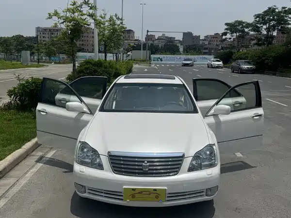Toyota Crown 2005