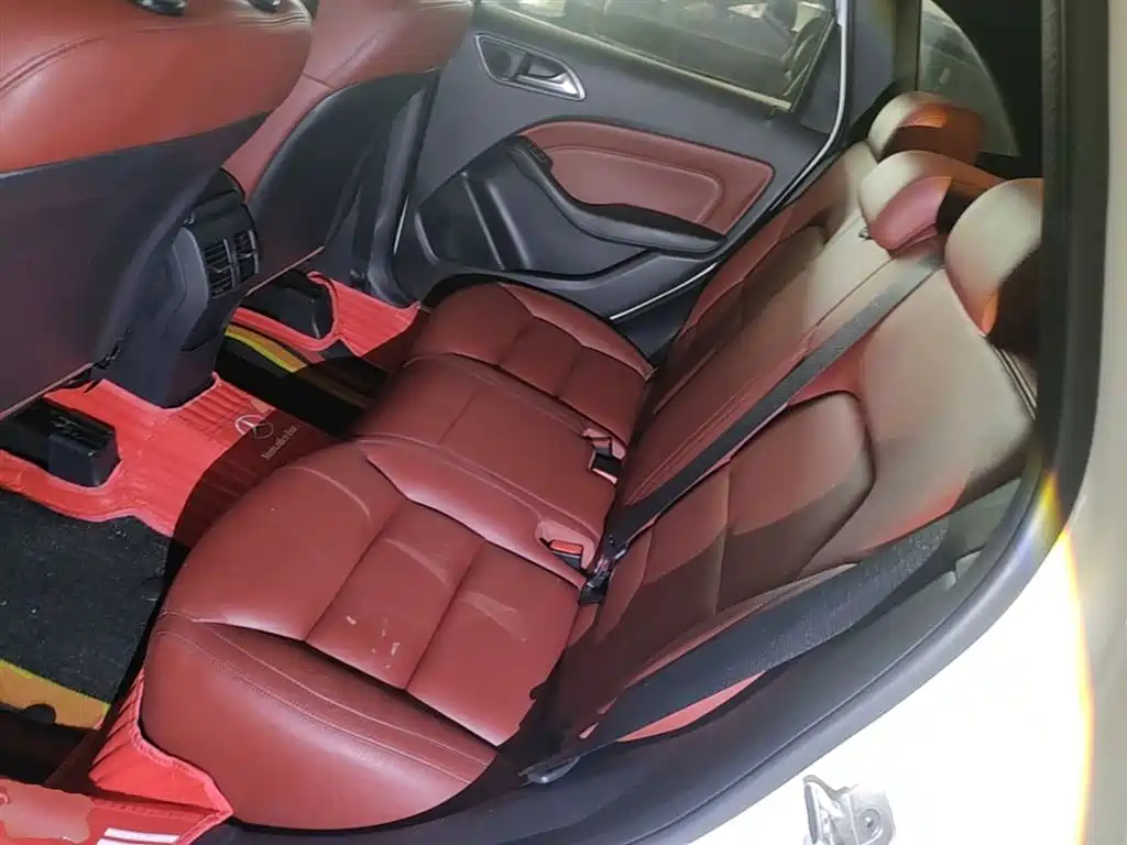 Mercedes-Benz B-Class 2017 — фото 17