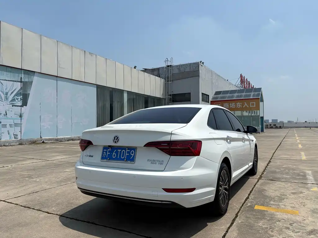 Volkswagen Sagitar 2020