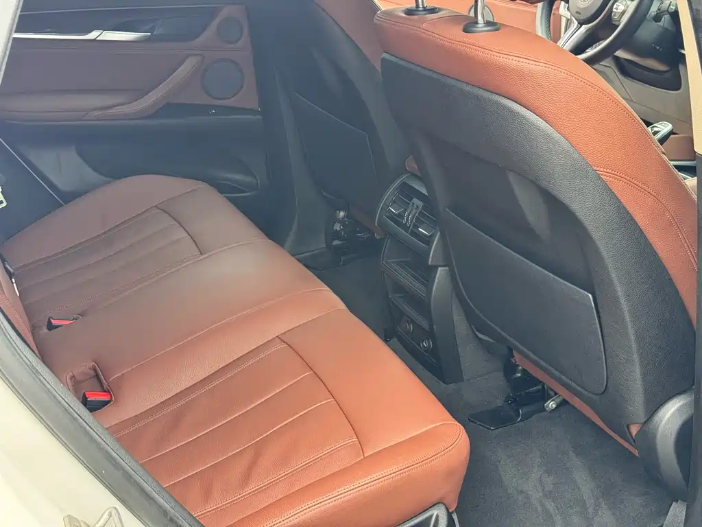 BMW X6 2015 — фото 17