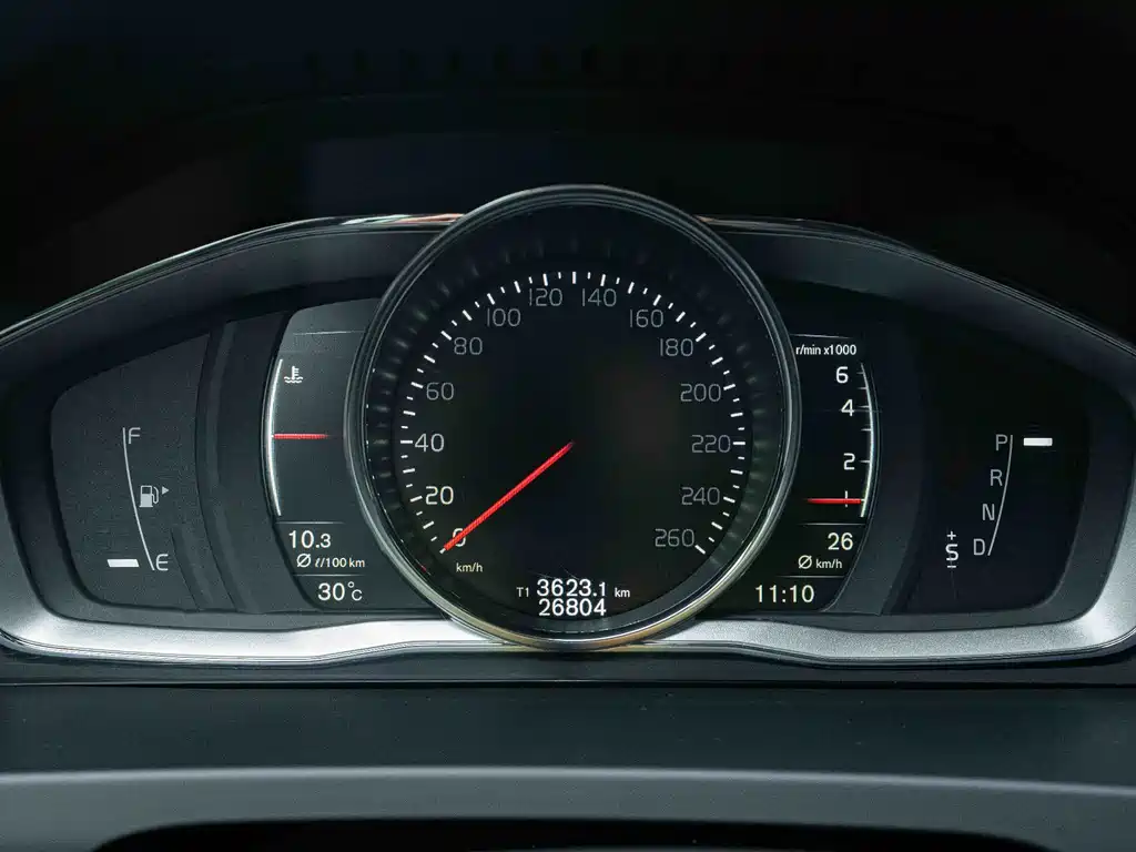 Volvo V60 2016 — фото 14