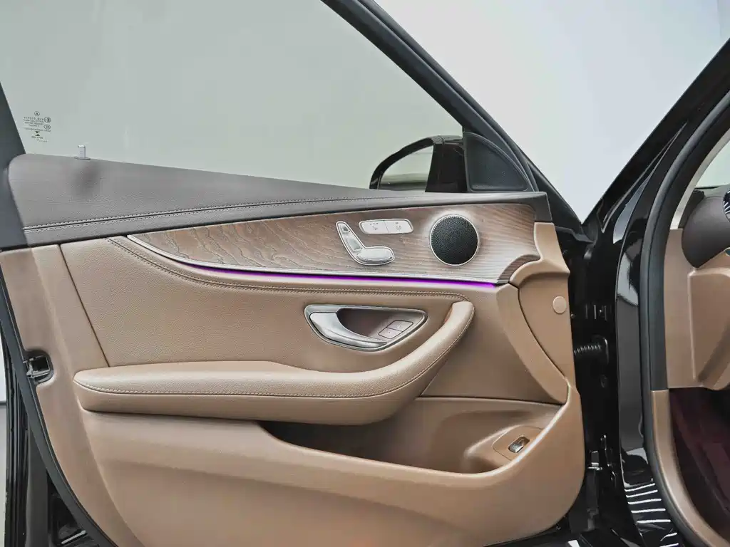 Mercedes-Benz E-Class 2022 — фото 25
