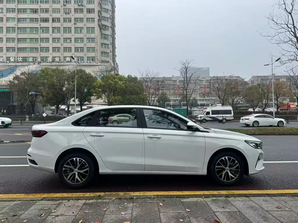 Geely Emgrand 2026