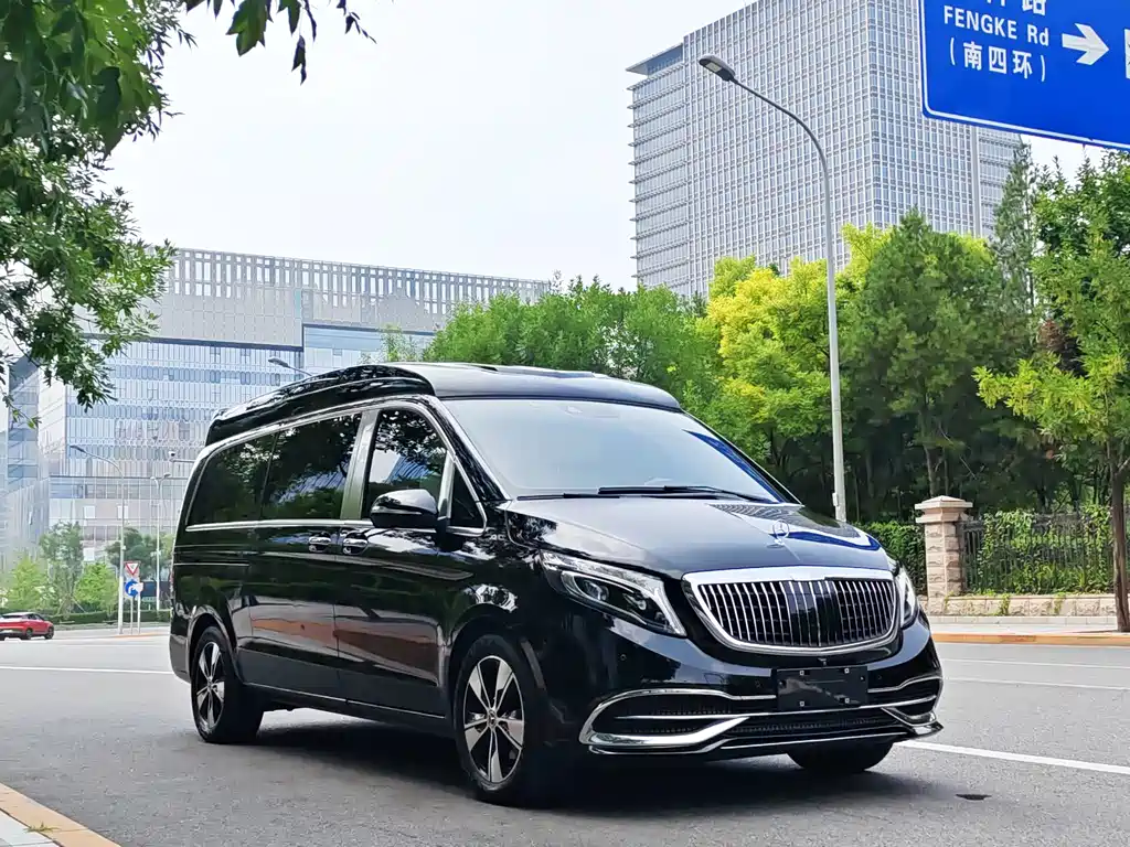Mercedes-Benz V-Class 2022 — фото 2