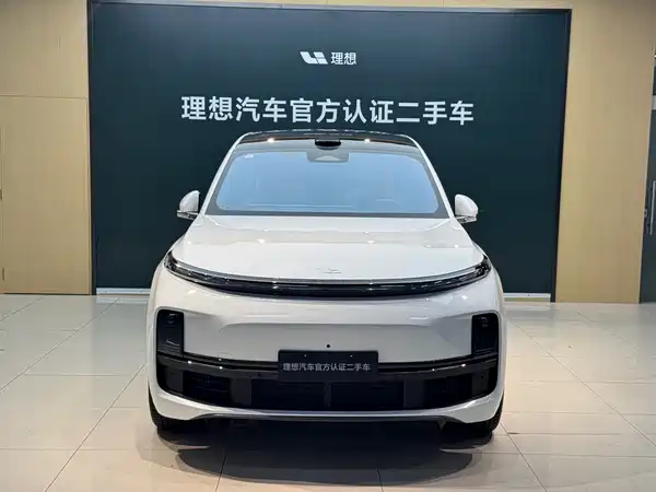 Li Auto L8 2025