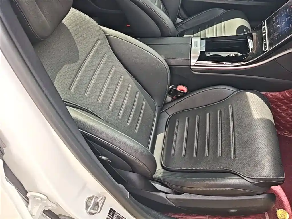 Mercedes-Benz C-Class 2023 — фото 25