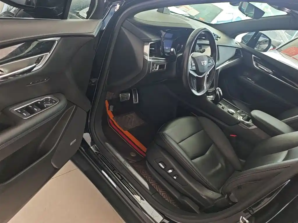 Cadillac XT5 2020 — фото 16