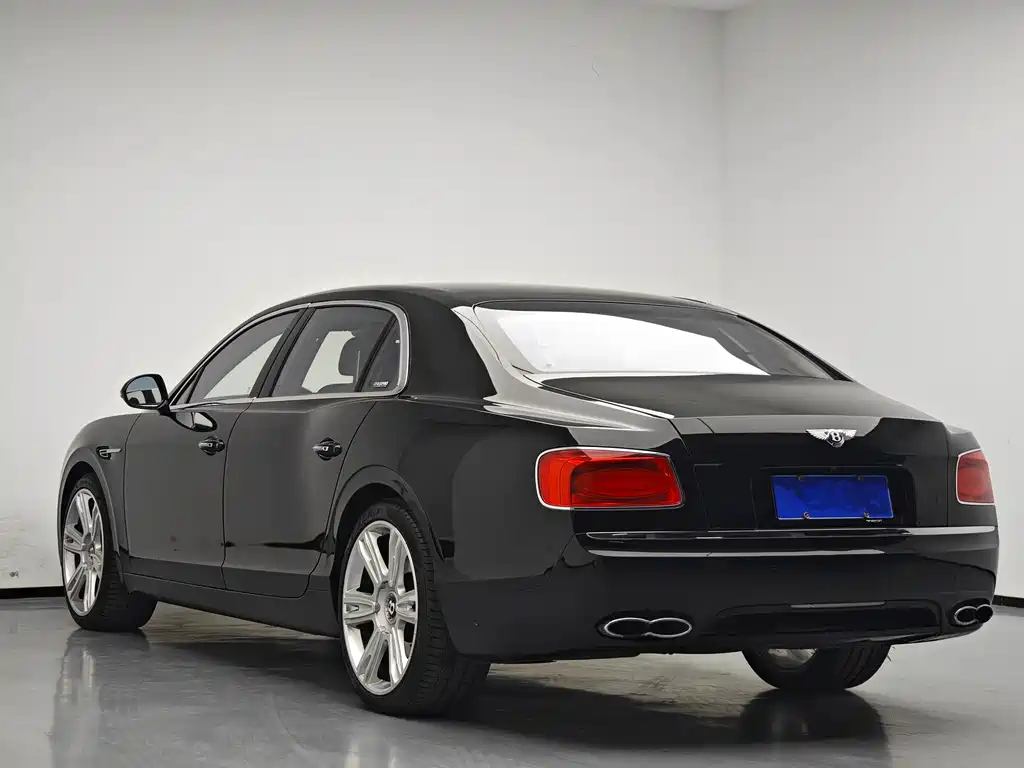 Bentley Flying Spur 2015 — фото 10