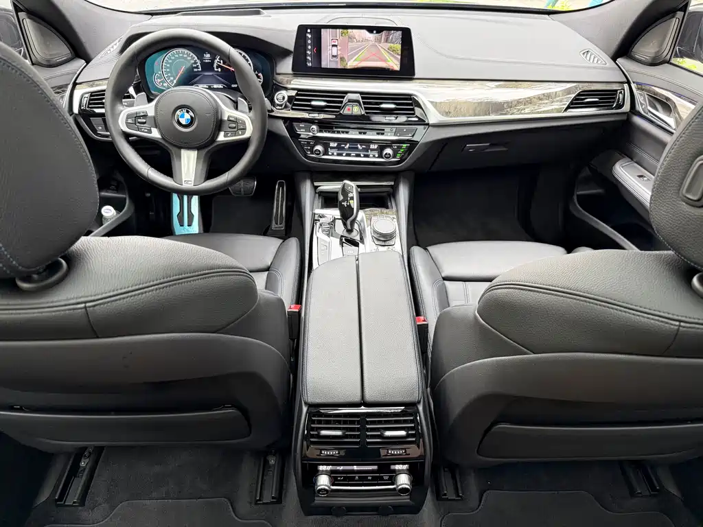 BMW 6 Series GT 2018 — фото 11