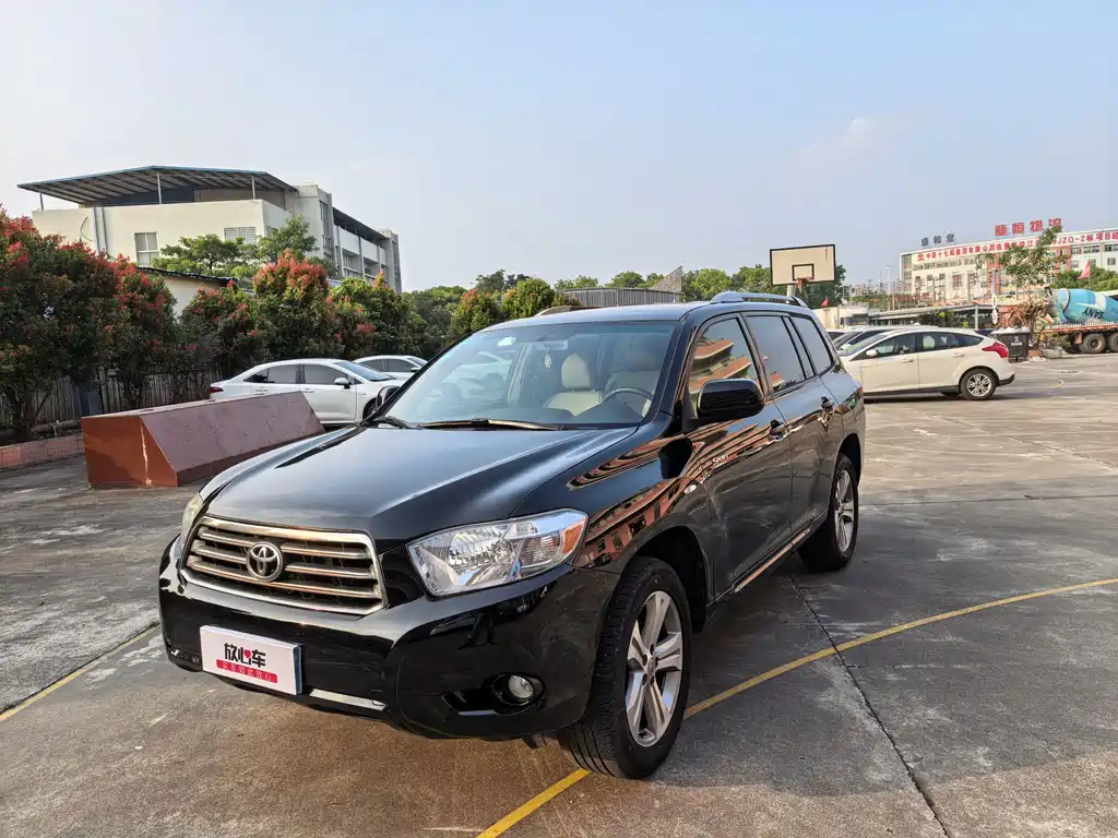 Toyota Highlander 2011 — фото 1