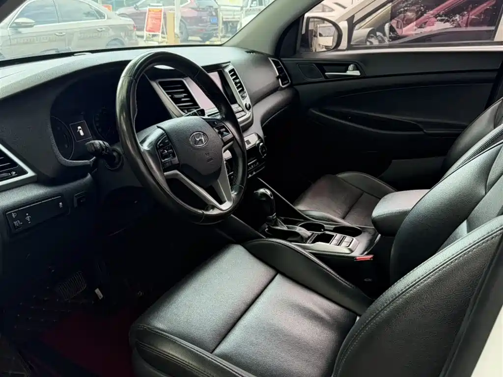 Hyundai Tucson 2016 — фото 12