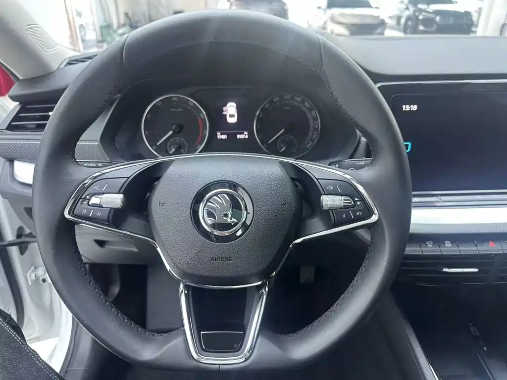 Skoda Octavia 2024 — фото 12