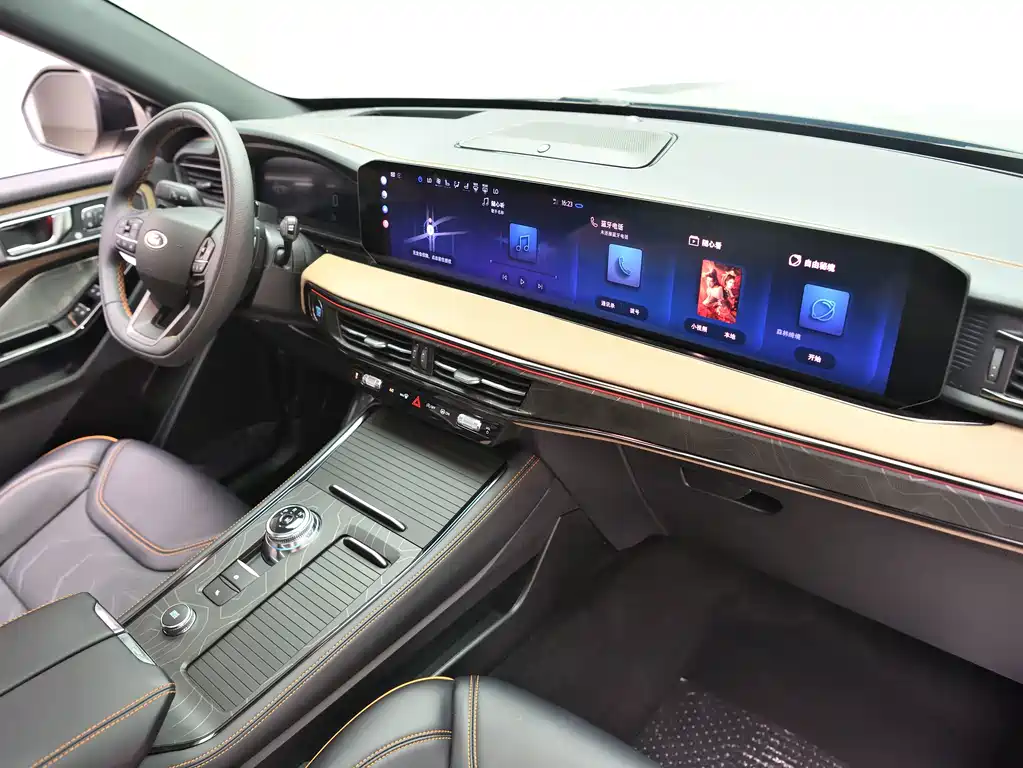 Ford Explorer 2025 — фото 12