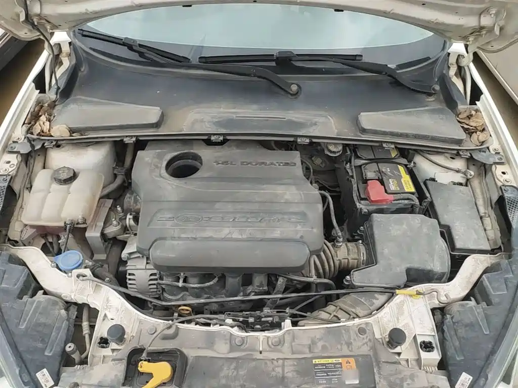 Ford Escort 2017 — фото 20