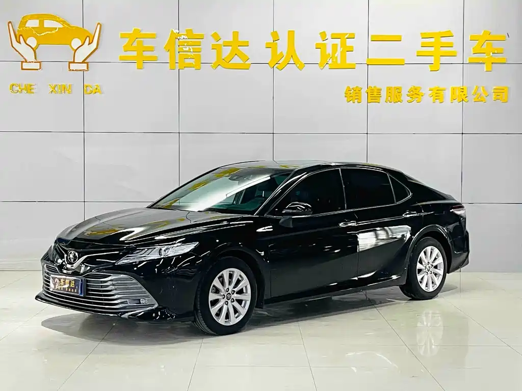 Toyota Camry 2020 — фото 1