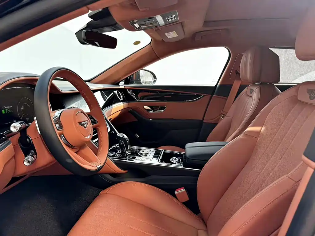 Bentley Flying Spur — фото 5
