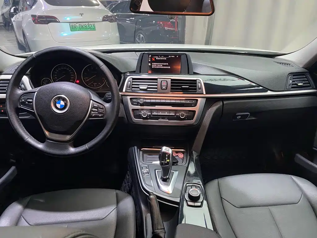 BMW 3 Series 2015 — фото 14