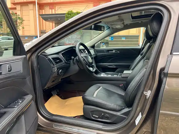 Ford Taurus 2015
