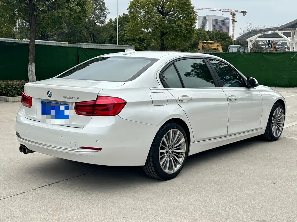 BMW 3 Series 2019 — фото 9