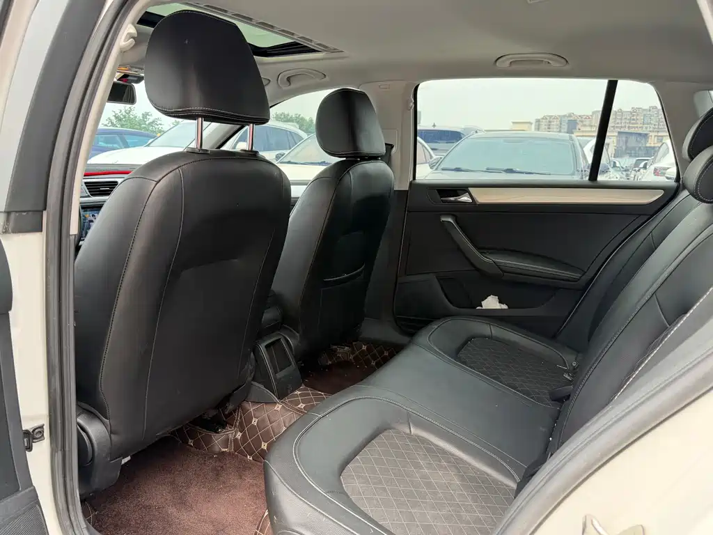 Skoda Rapid Spaceback 2018 — фото 4