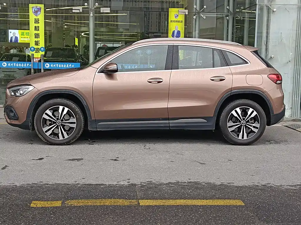 Mercedes-Benz GLA 2023 — фото 5
