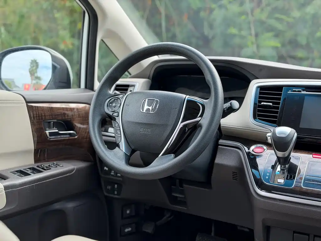 Honda Odyssey 2016 — фото 22