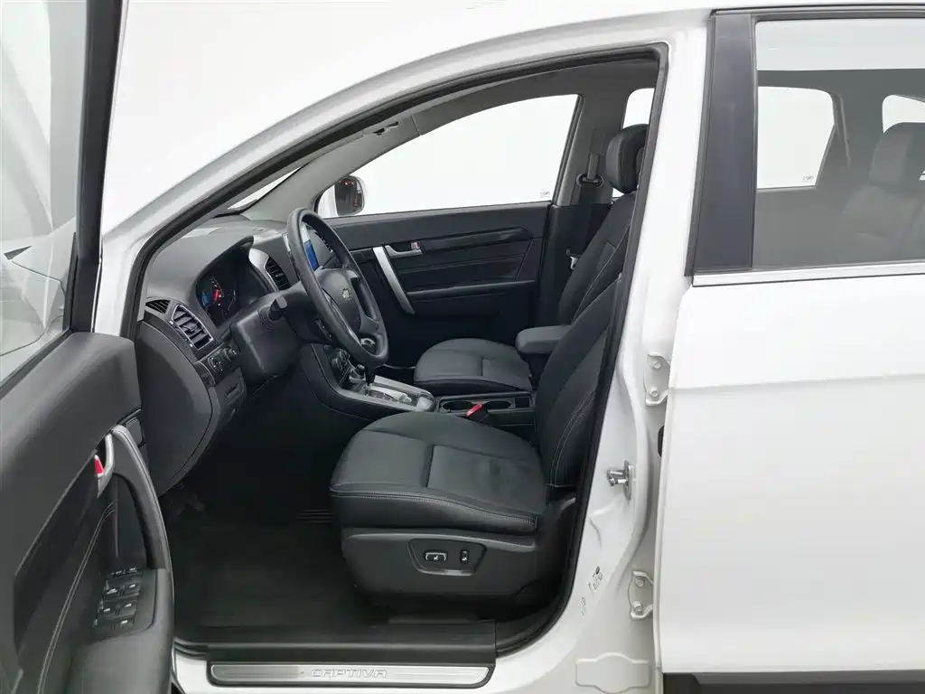 Chevrolet Captiva 2015 — фото 10