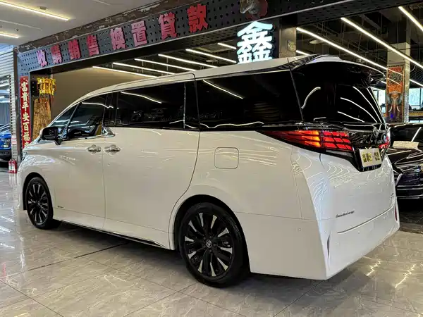 Toyota Alphard 2024