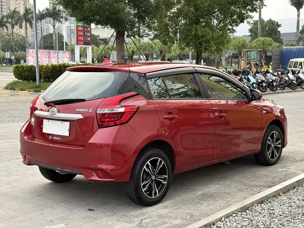 Toyota Yaris L 2019 — фото 11