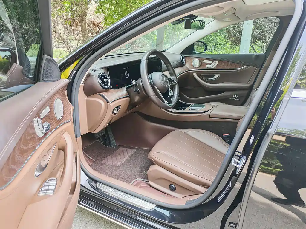Mercedes-Benz E-Class 2023 — фото 4