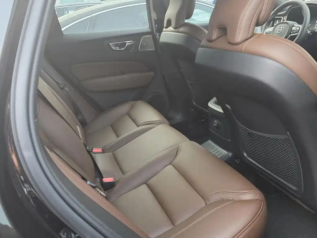 Volvo XC60 PHEV 2026 — фото 13