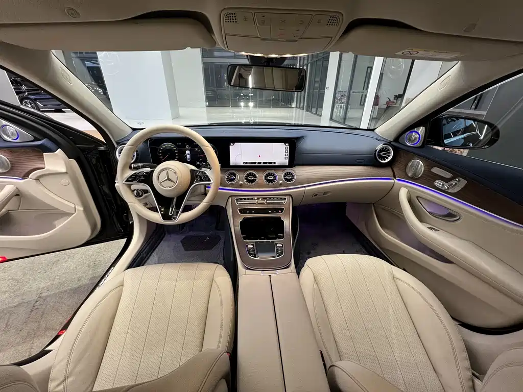 Mercedes-Benz E-Class 2022 — фото 6