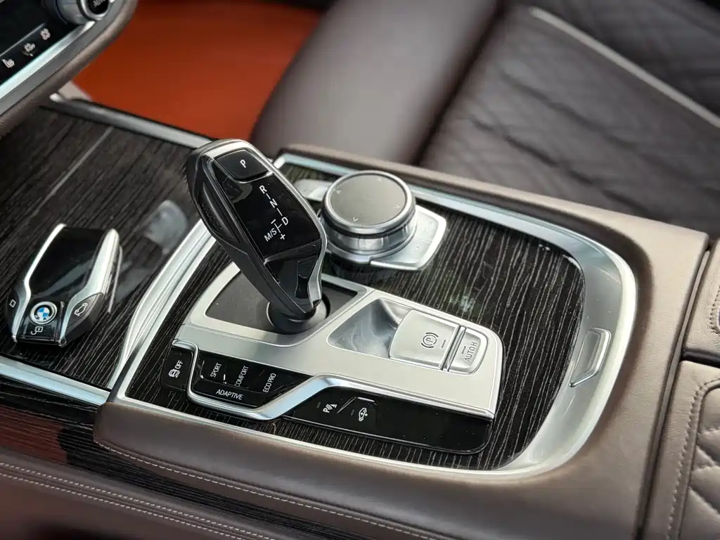 BMW 7 Series 2021 — фото 18