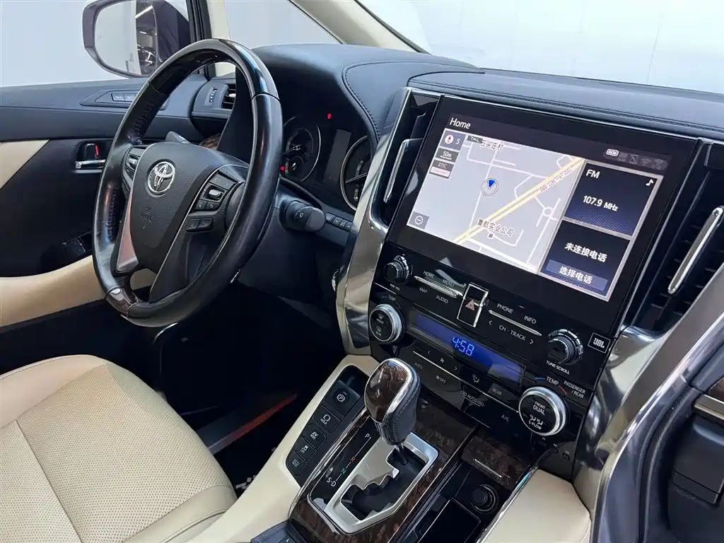 Toyota Alphard 2022 — фото 21