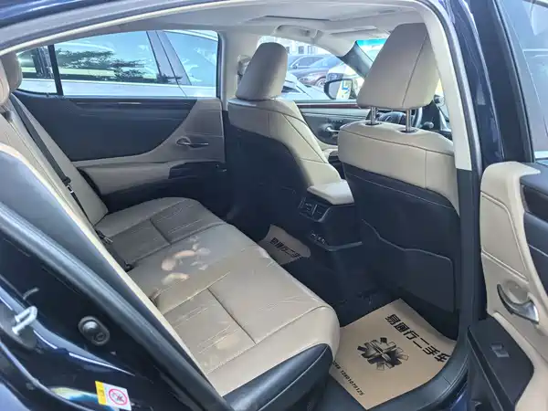 Lexus ES 2018