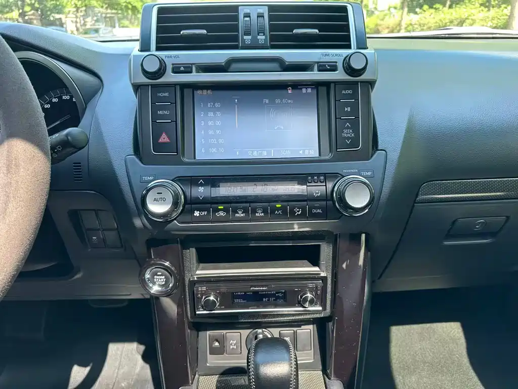 Toyota Prado 2015 — фото 17