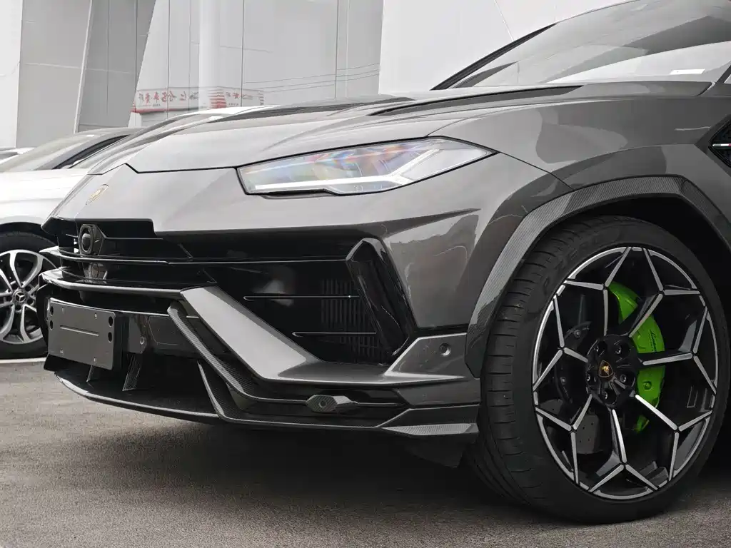 Lamborghini Urus 2024 — фото 8