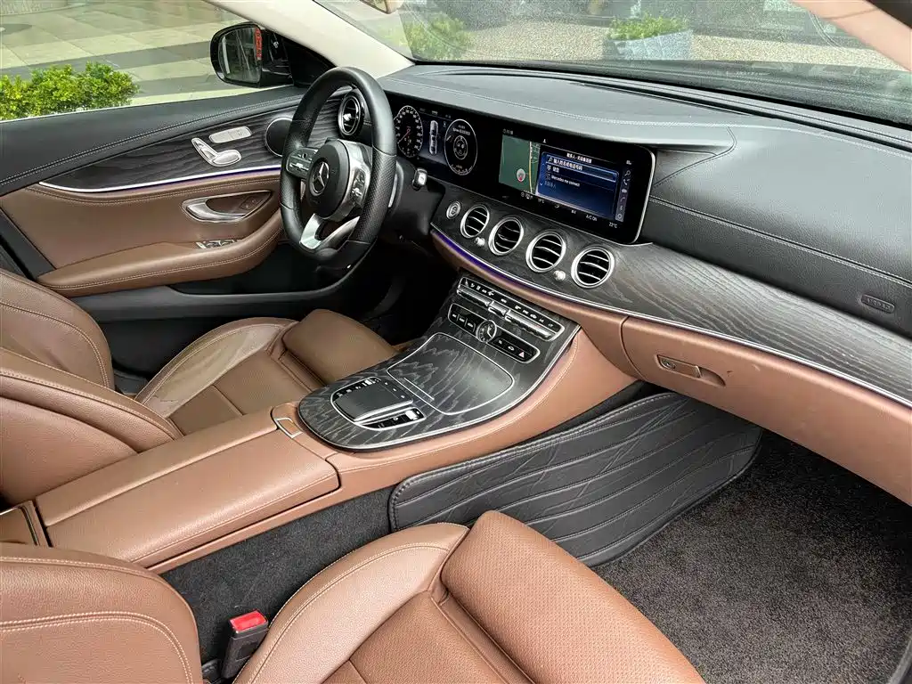 Mercedes-Benz E-Class 2020 — фото 33