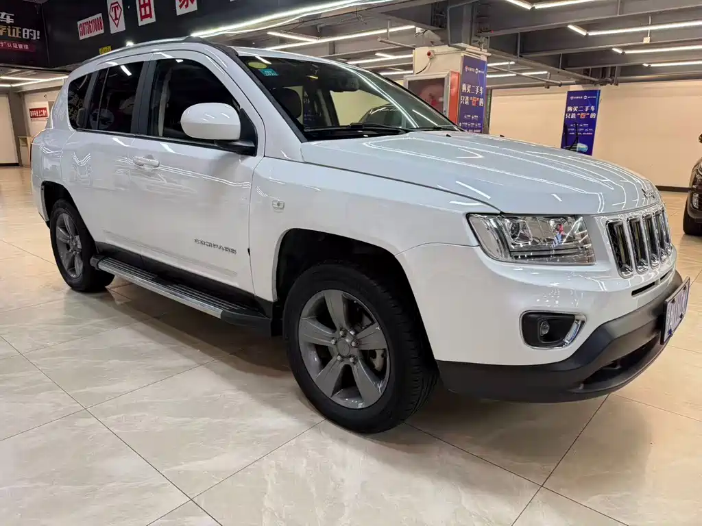 Jeep Compass 2015 — фото 3