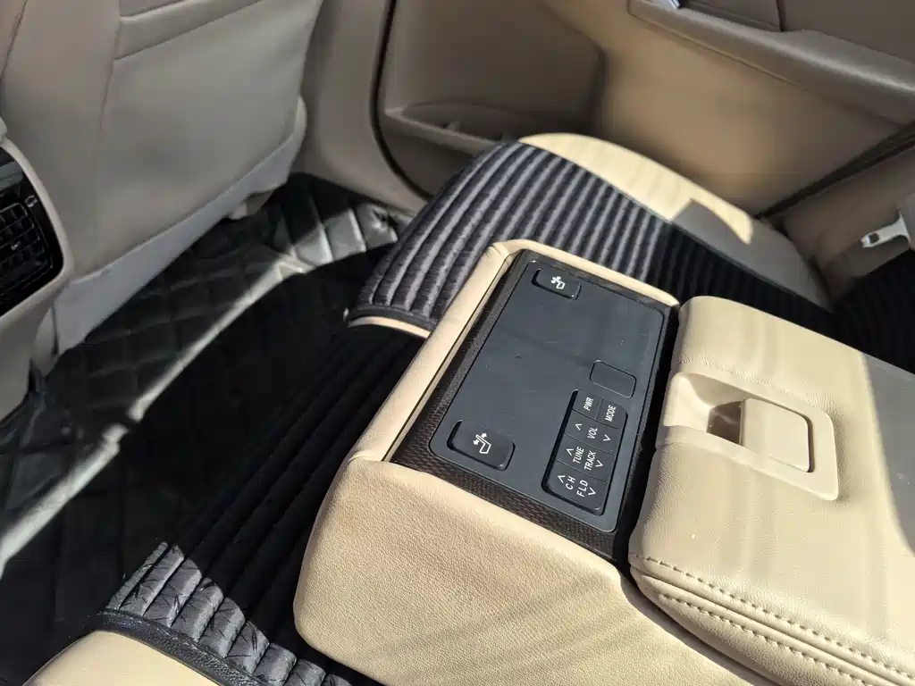 Toyota Camry 2014 — фото 16