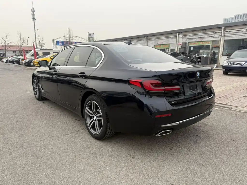 BMW 5 Series 2021 — фото 14