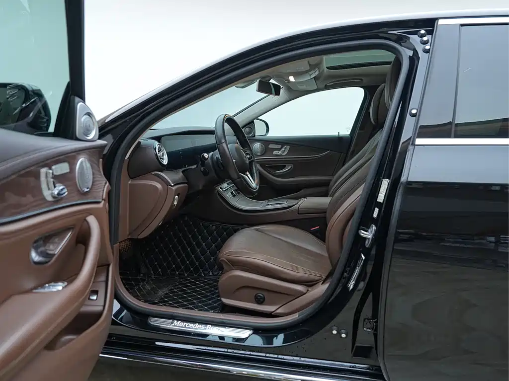 Mercedes-Benz E-Class 2020 — фото 25
