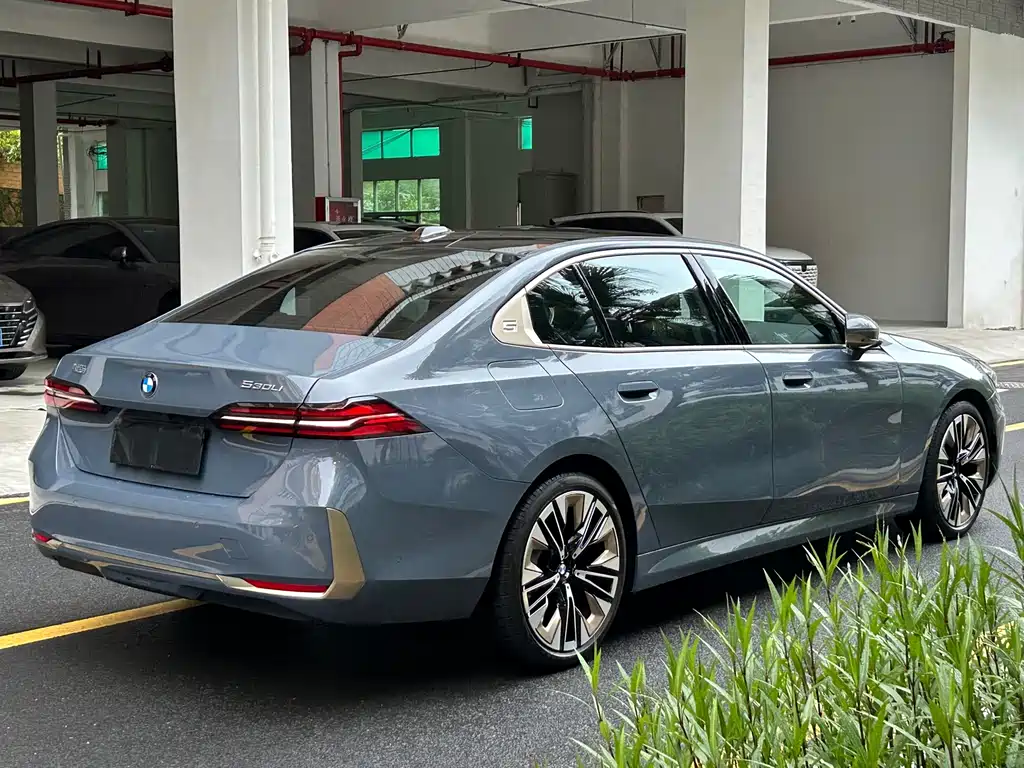 BMW 5 Series 2024