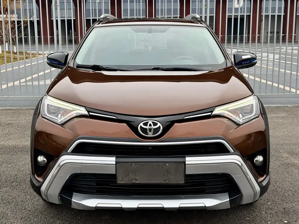 Toyota RAV4 2019 — фото 2
