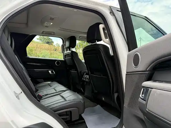 Land Rover Discovery 2020